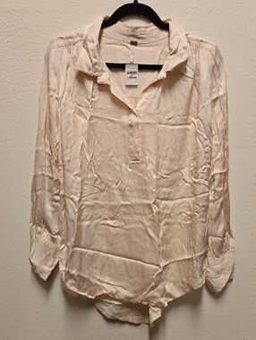 NWT, YFB Young Fabulous & Broke Sullivan Henley Blouse High Low Cream, Size XS